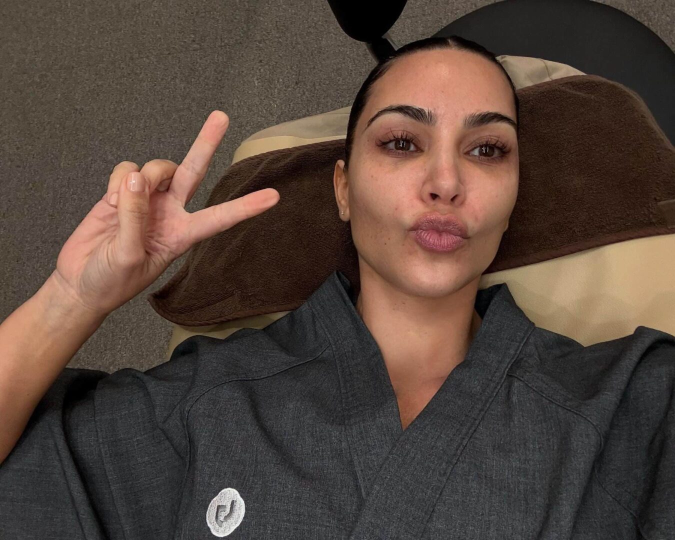 Kim Kardashian lors d'un soin de beauté à Séoul, en Corée